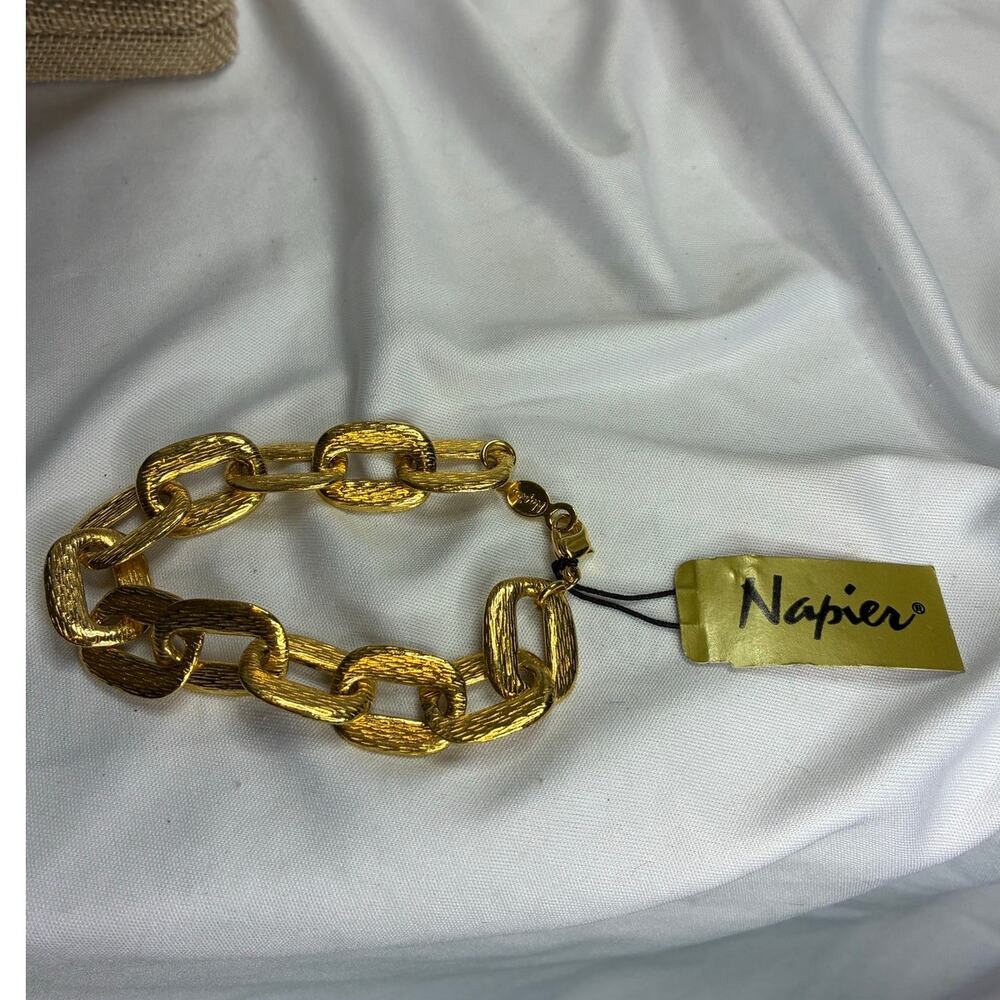 Napier NWT Gold Tone Textured Oval Link Statement Bracelet 80s 90s Signed